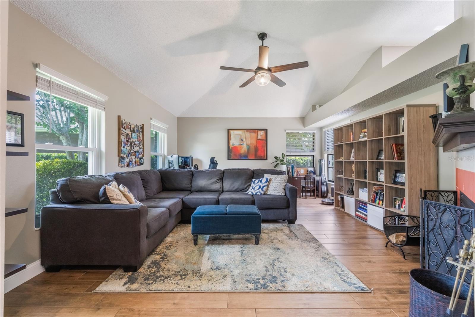Image 11 of 95 For 364 Westwind Court