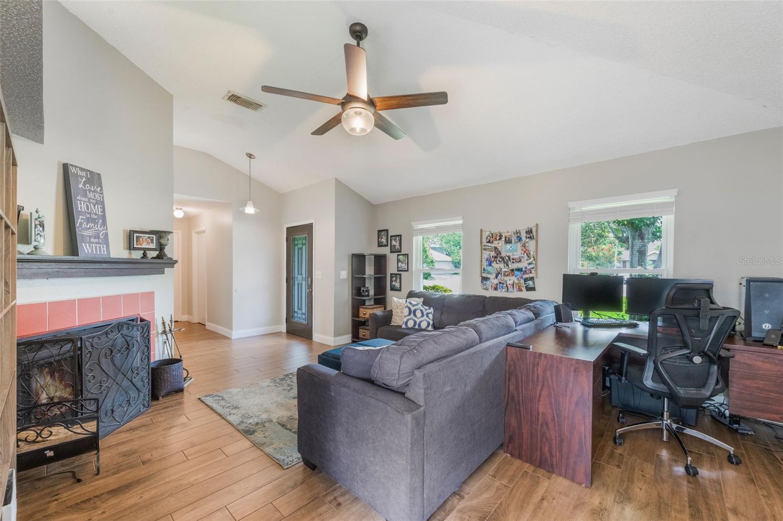Image 14 of 95 For 364 Westwind Court