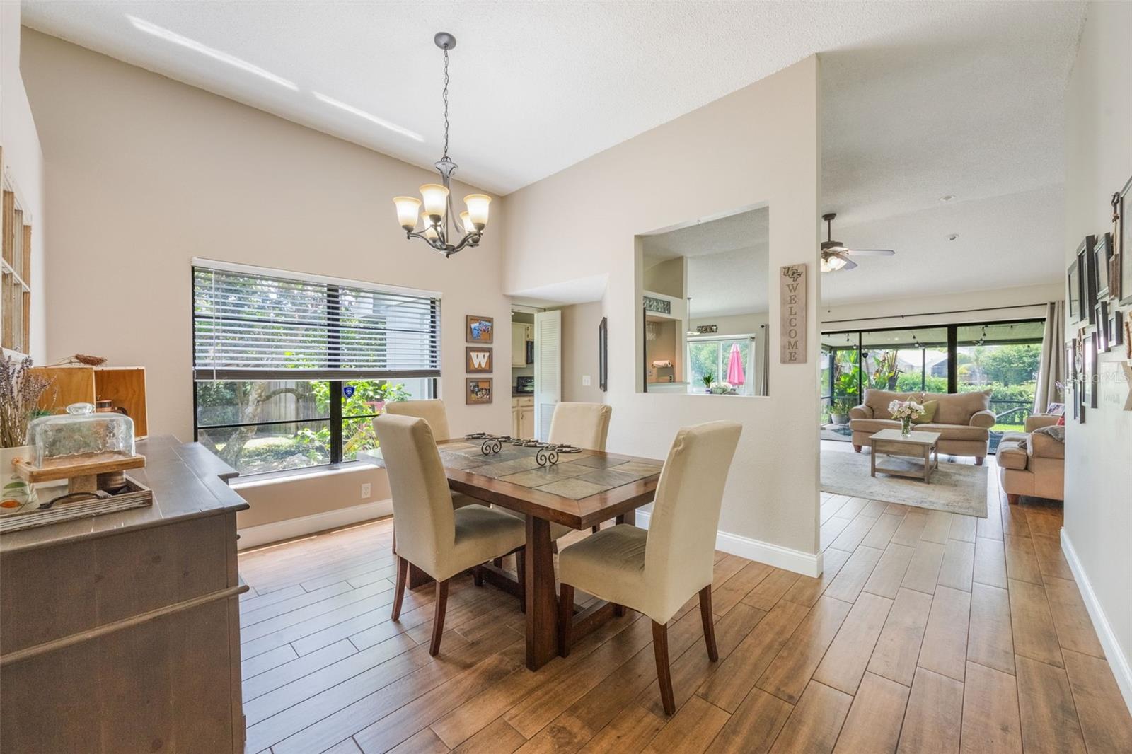 Image 15 of 95 For 364 Westwind Court