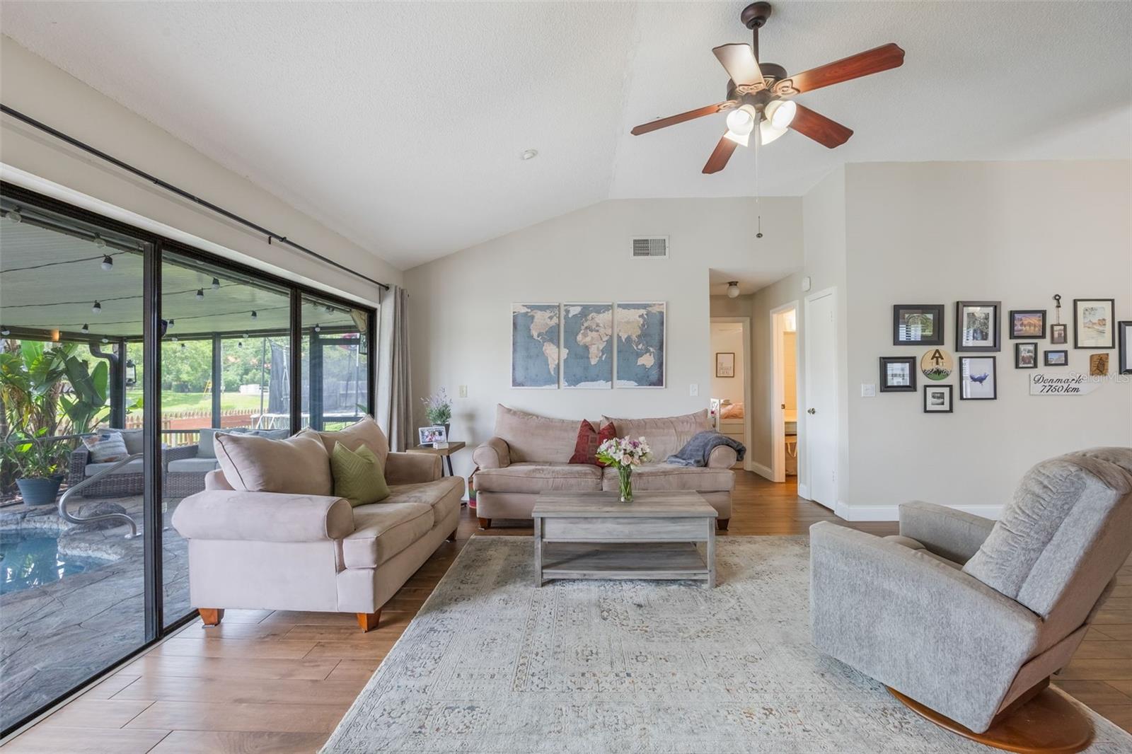 Image 26 of 95 For 364 Westwind Court