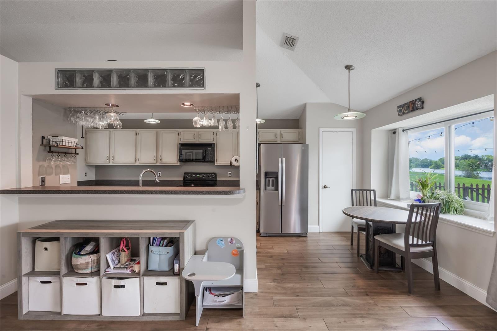 Image 30 of 95 For 364 Westwind Court
