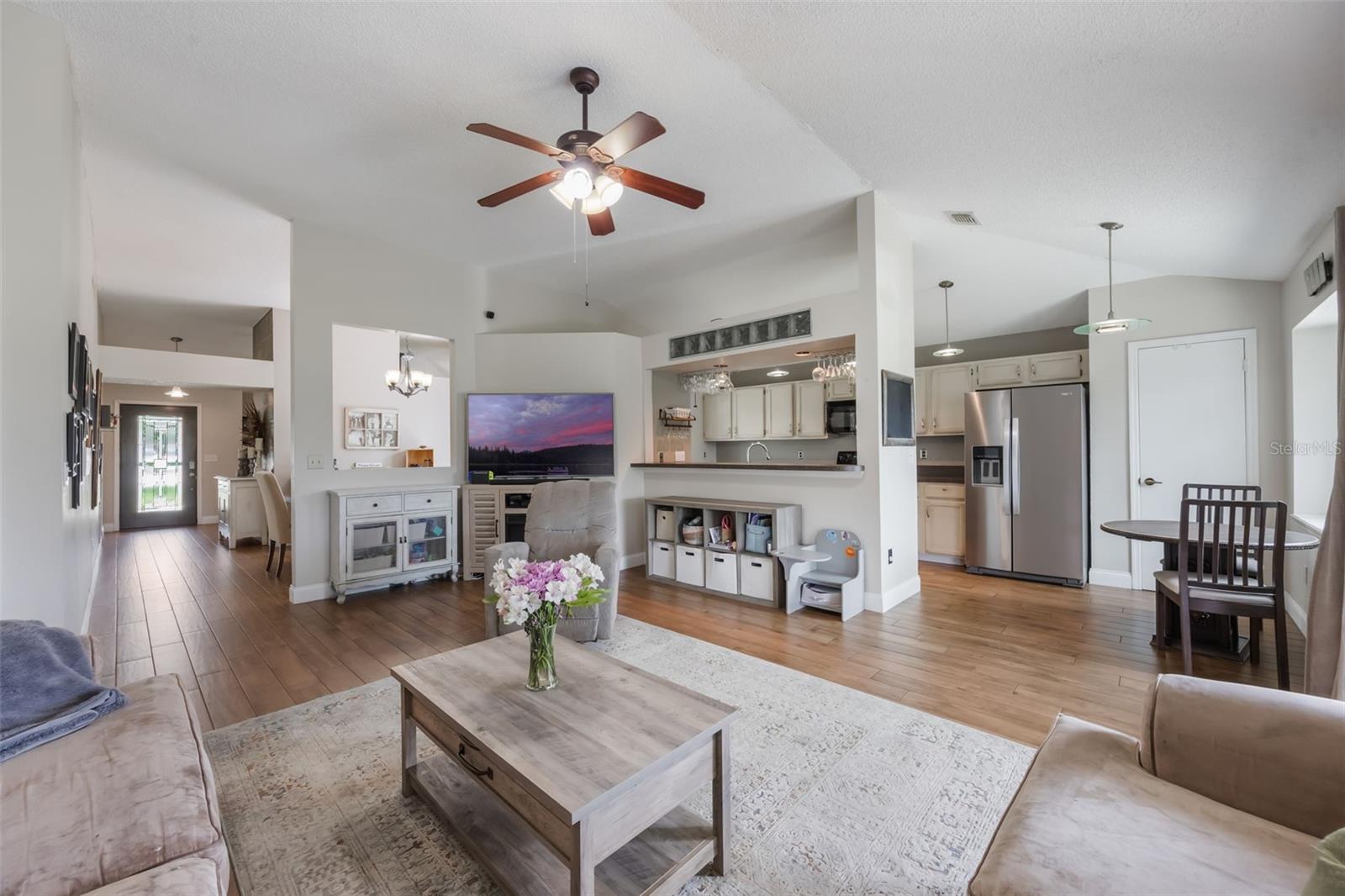 Image 32 of 95 For 364 Westwind Court