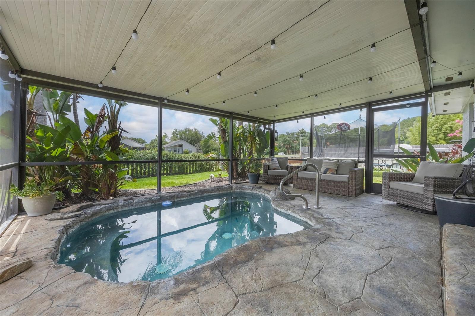 Image 44 of 95 For 364 Westwind Court