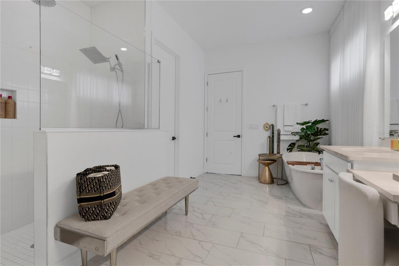 Image 43 of 97 For 15735 Vetta Drive