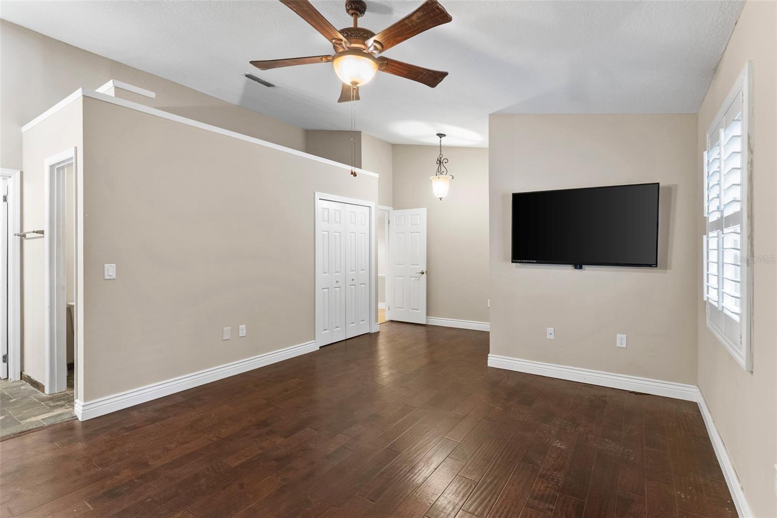 Image 29 of 61 For 618 Maple Oak Circle 108