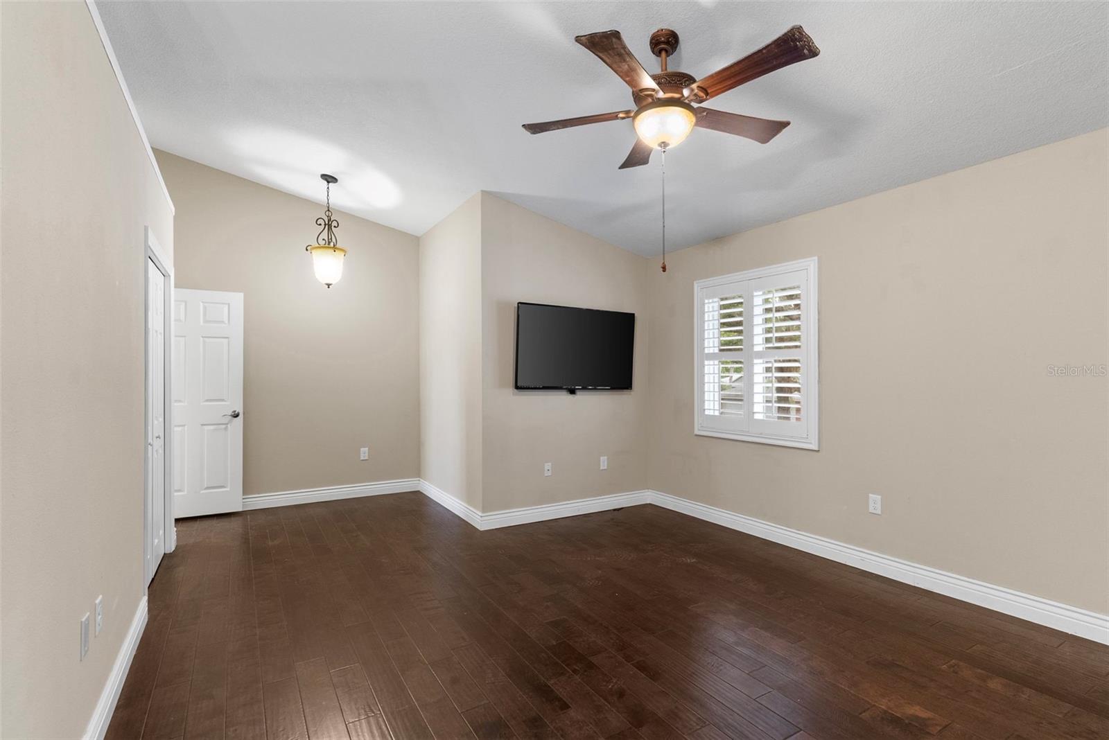 Image 30 of 61 For 618 Maple Oak Circle 108