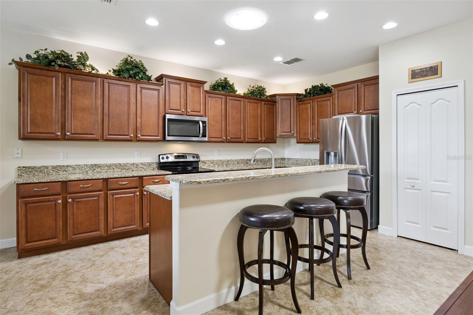 Image 17 of 47 For 2892 Sandy Cay Street