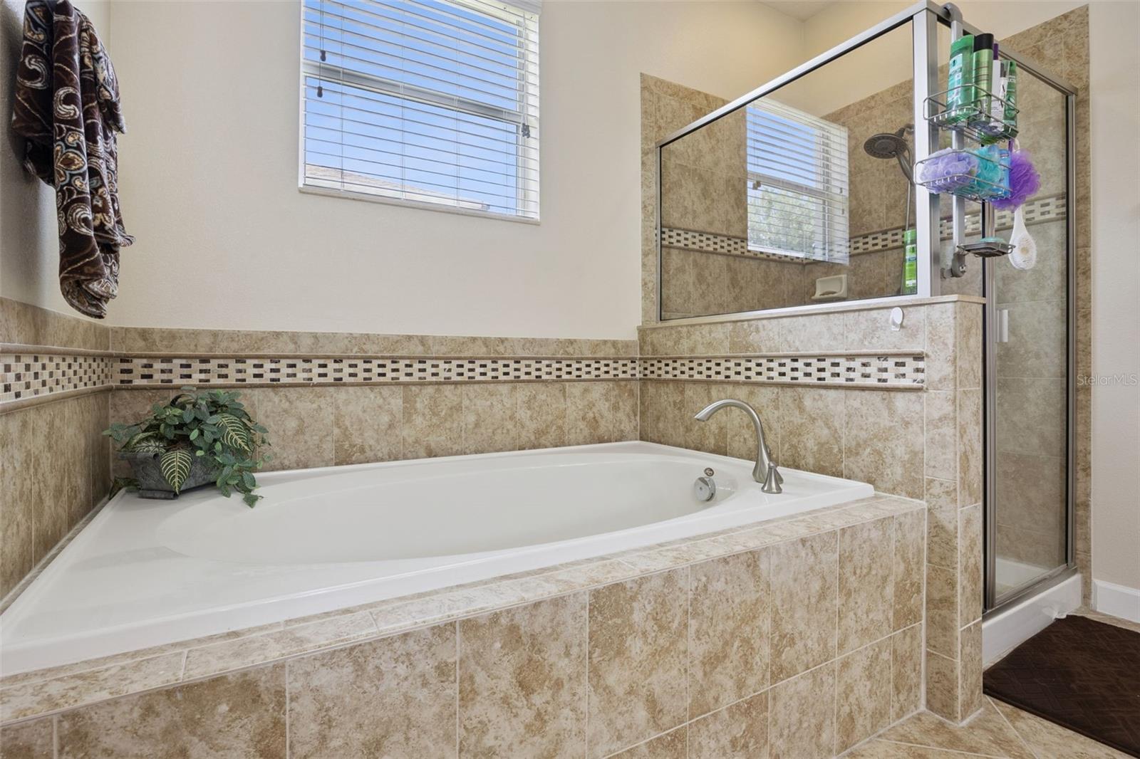 Image 21 of 47 For 2892 Sandy Cay Street