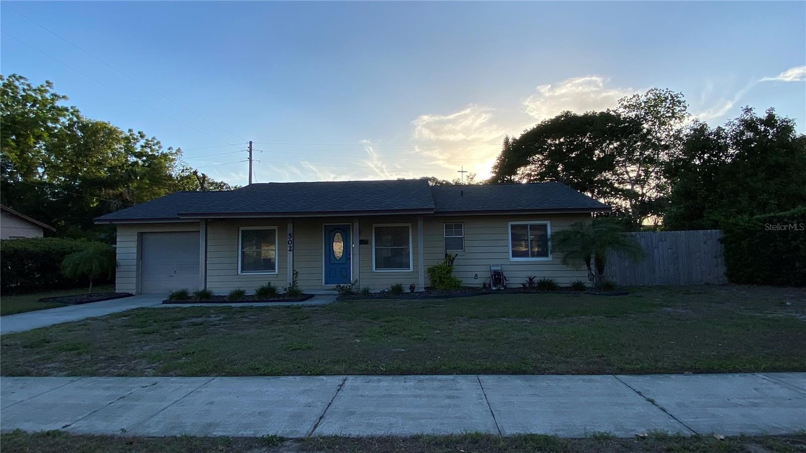 Image 3 of 25 For 502 Santiago Avenue