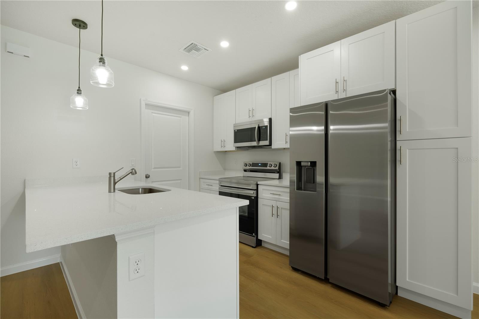 Image 11 of 19 For 525-526 Pine Lane