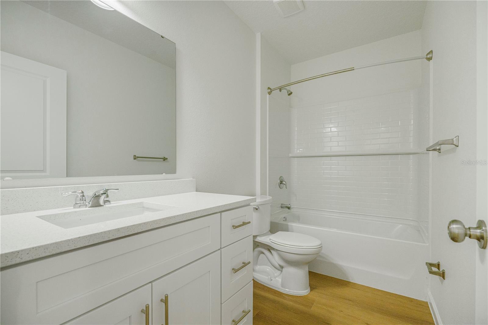 Image 7 of 19 For 525-526 Pine Lane