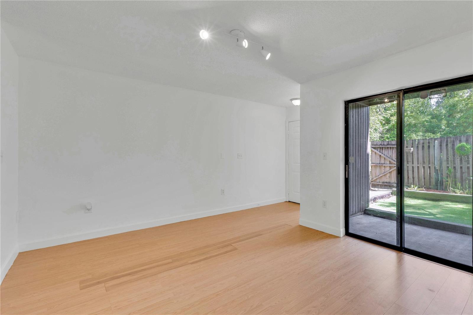 Image 6 of 38 For 1329 Windsor Drive