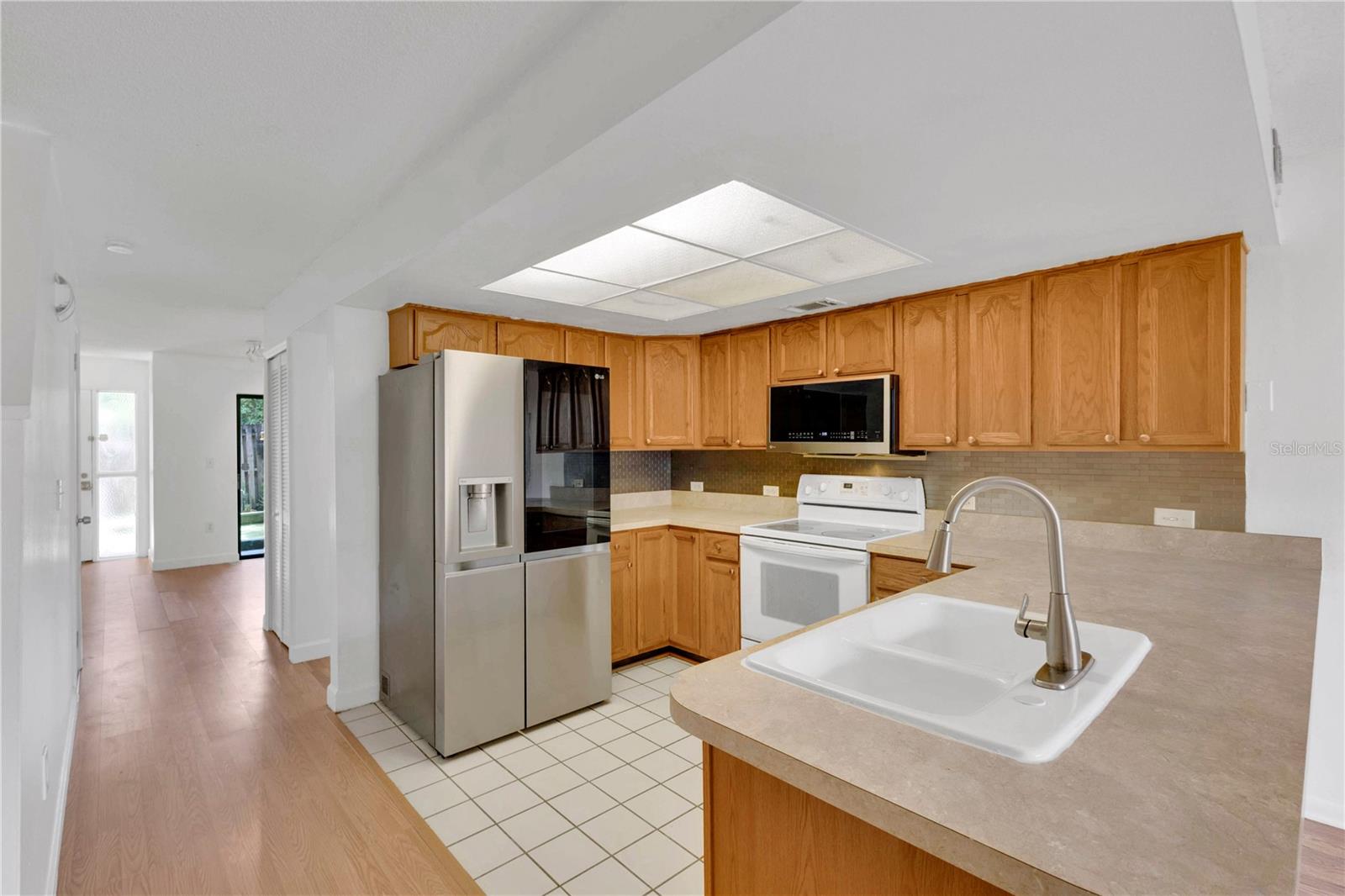 Image 8 of 38 For 1329 Windsor Drive