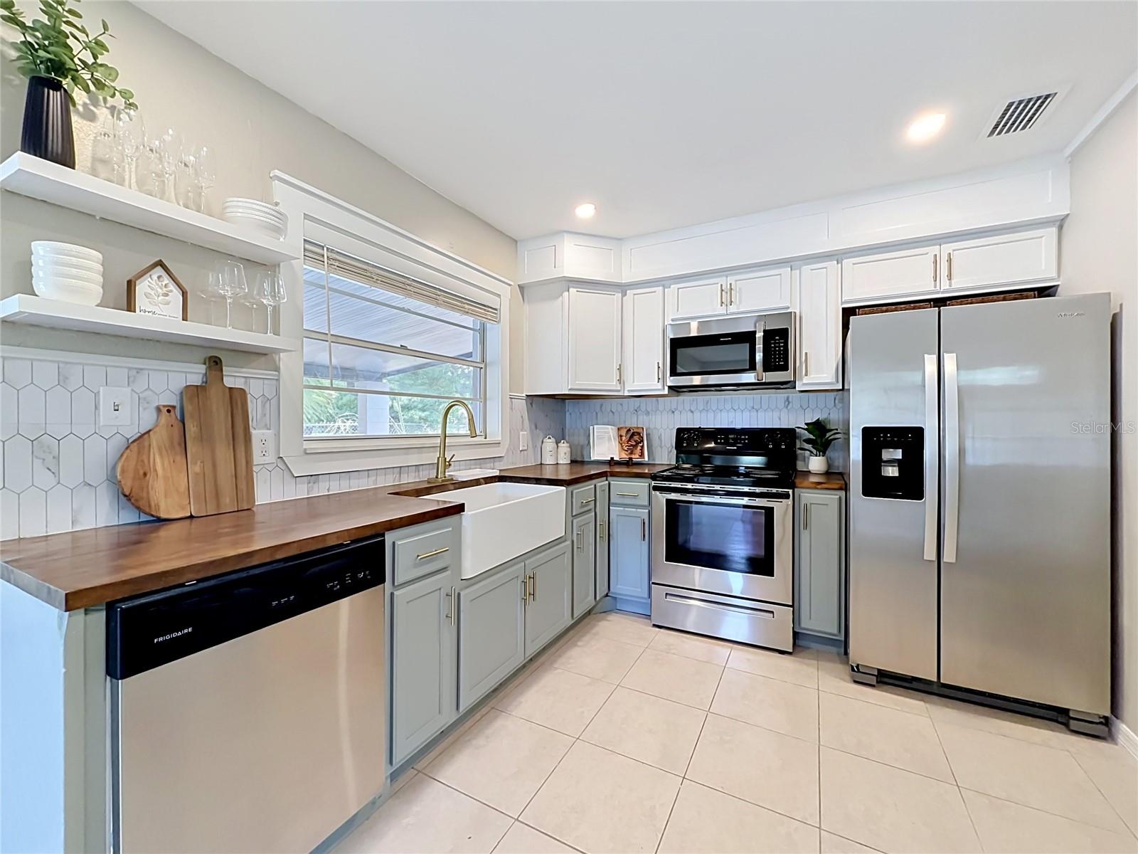 Image 16 of 40 For 844 Rosalia Drive