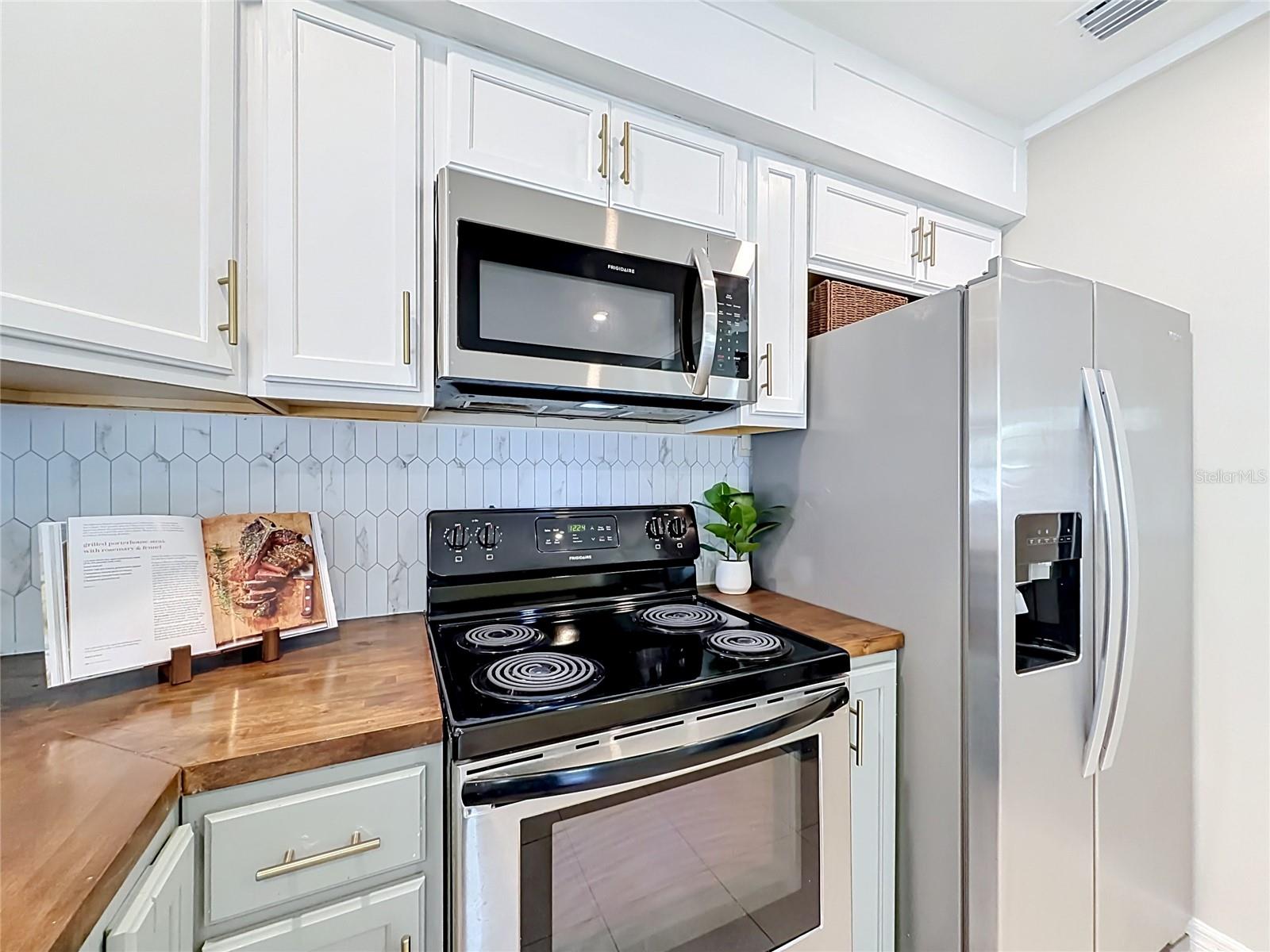 Image 17 of 40 For 844 Rosalia Drive