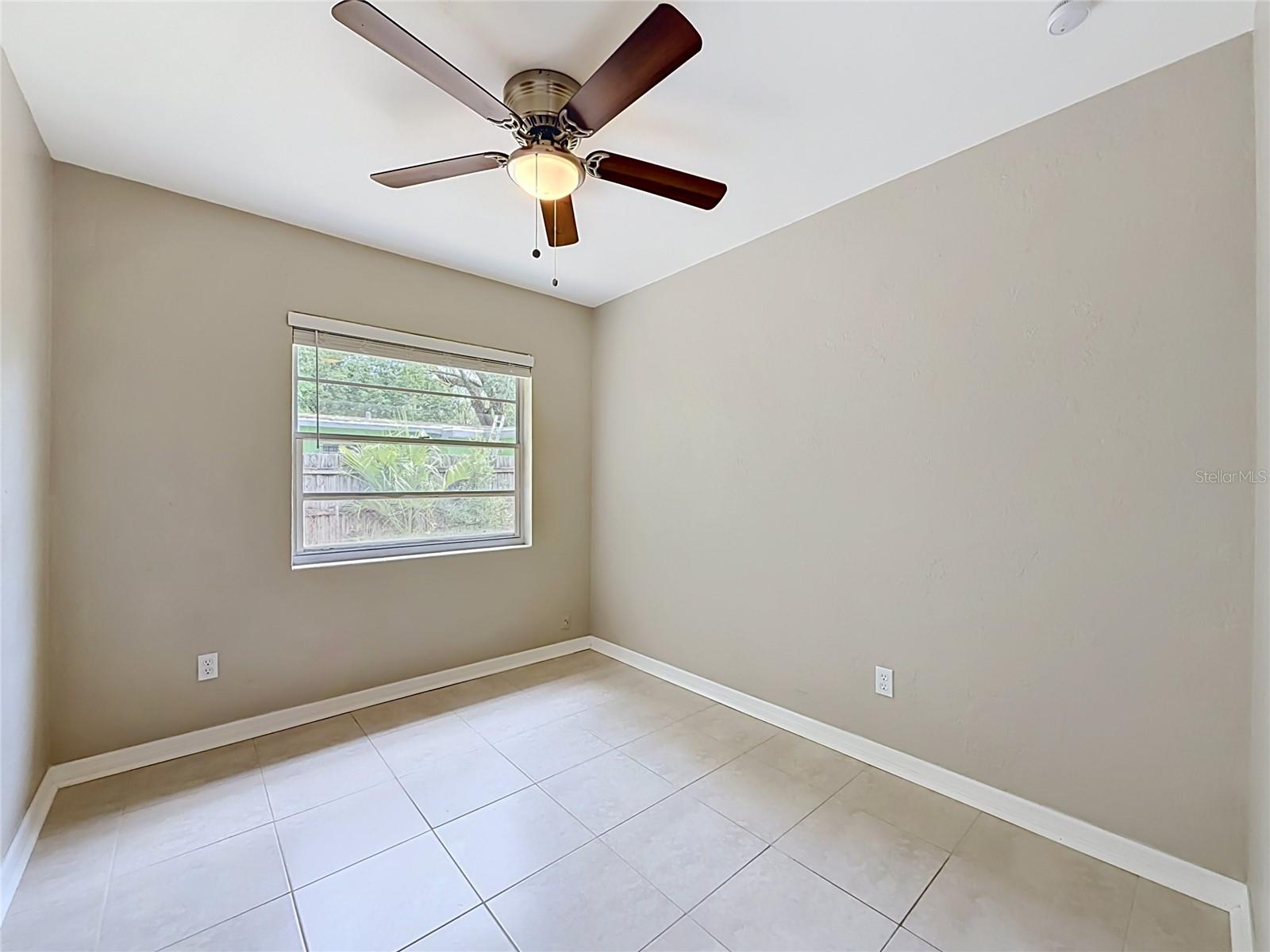 Image 23 of 40 For 844 Rosalia Drive