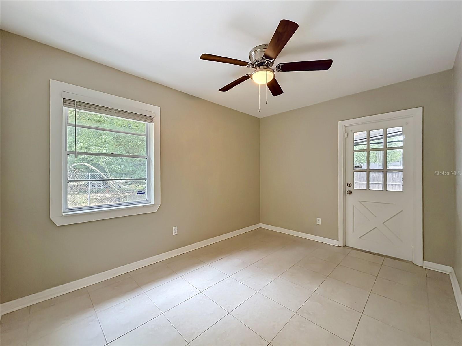 Image 28 of 40 For 844 Rosalia Drive