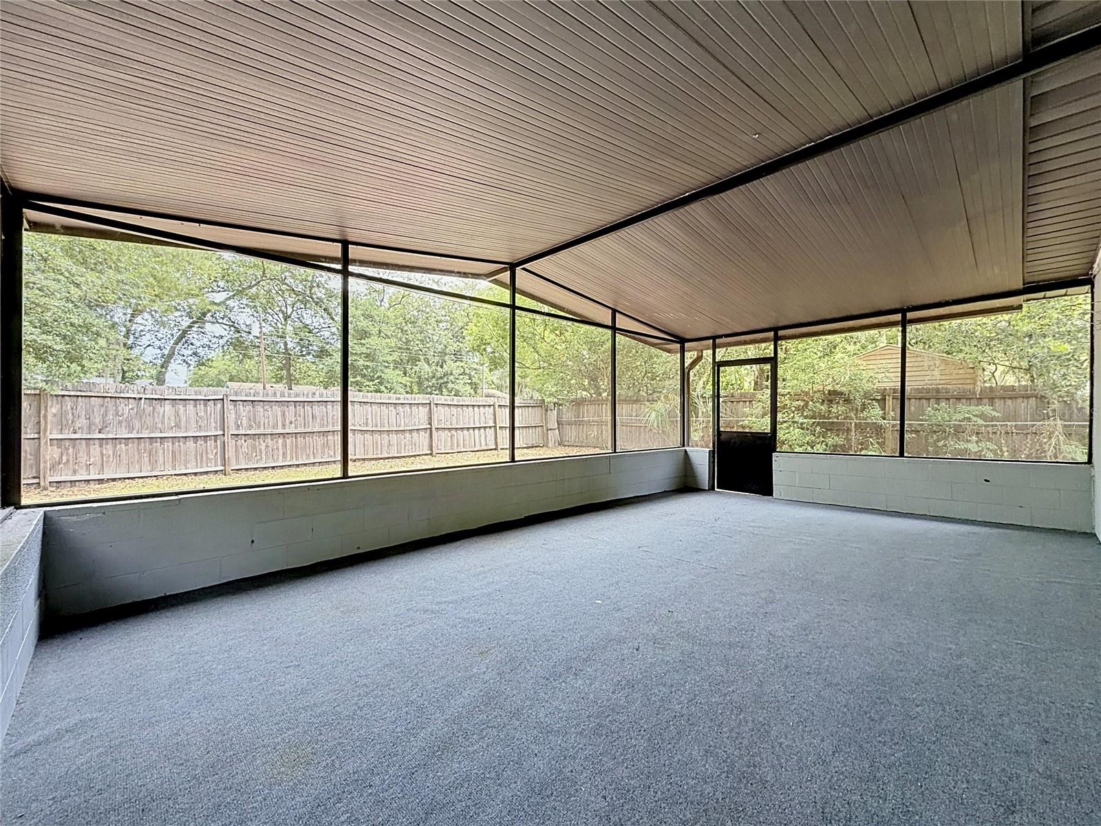 Image 33 of 40 For 844 Rosalia Drive