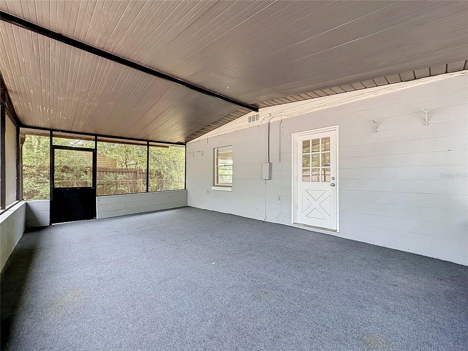 Image 34 of 40 For 844 Rosalia Drive