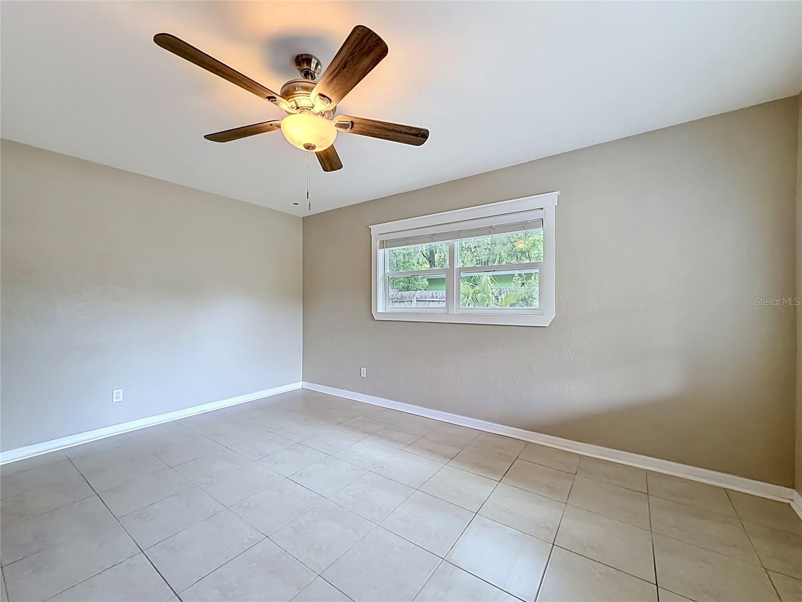 Image 6 of 40 For 844 Rosalia Drive