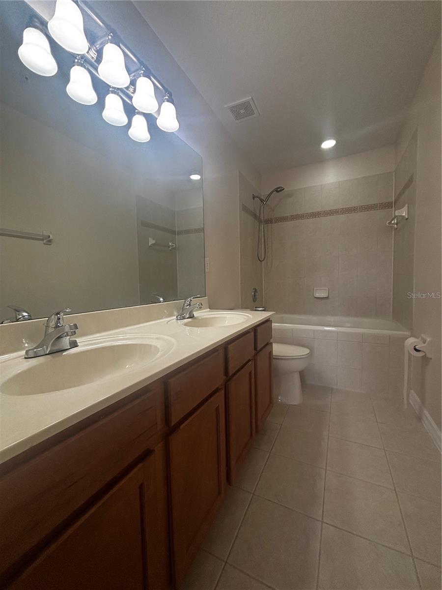 Image 21 of 26 For 10036 Moorshire Circle
