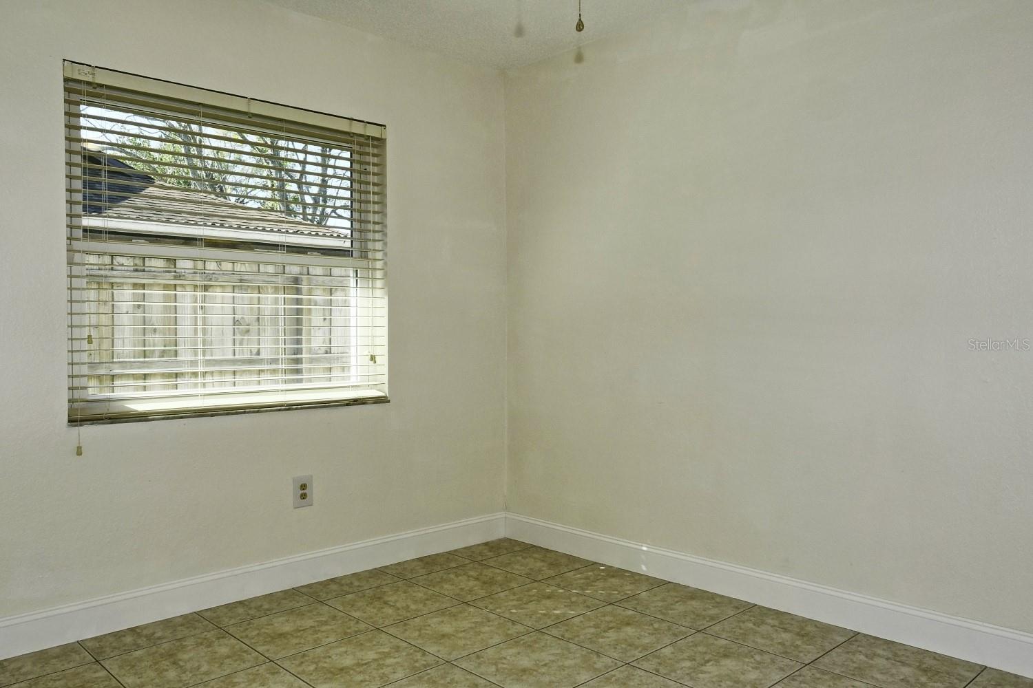 Image 14 of 27 For 1382 Hendren Drive