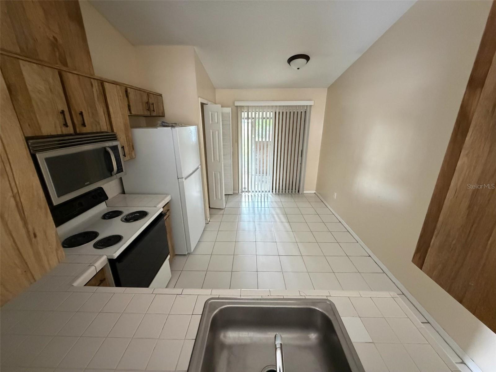Image 3 of 7 For 2714 Adela Avenue