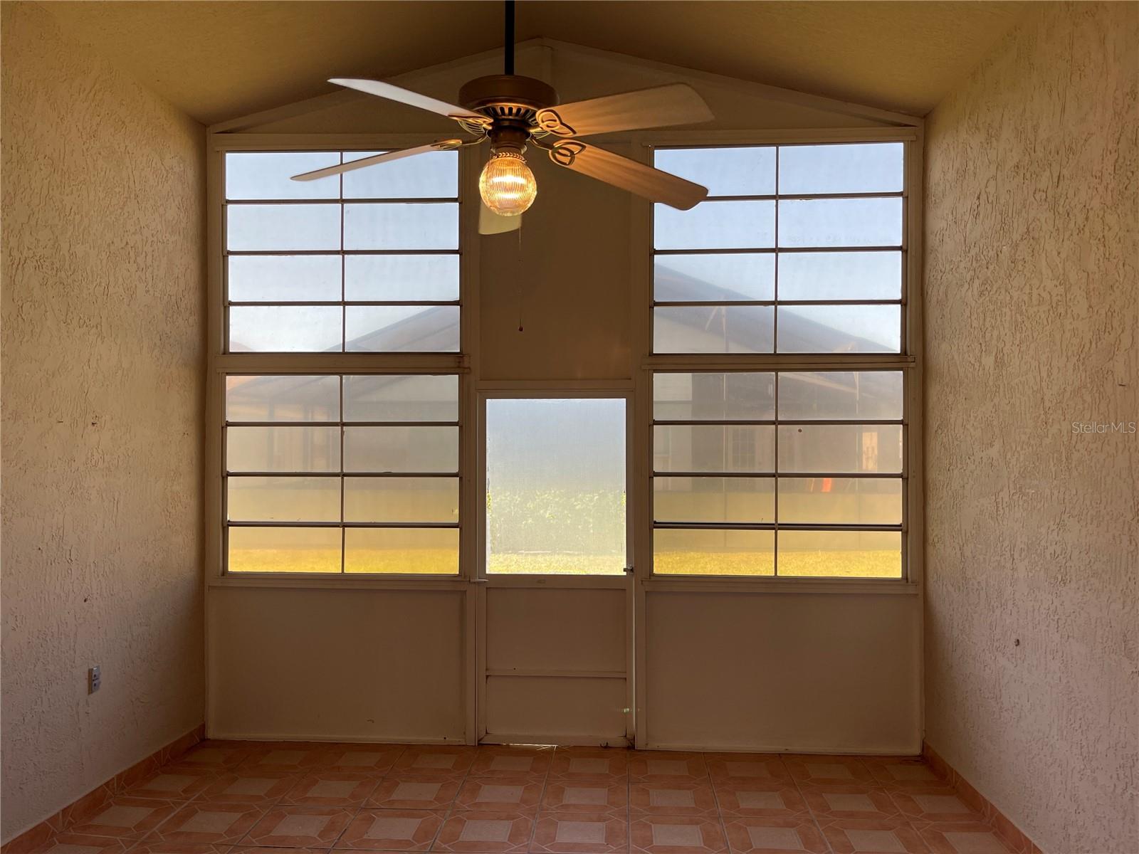 Image 19 of 22 For 3017 Rollman Road