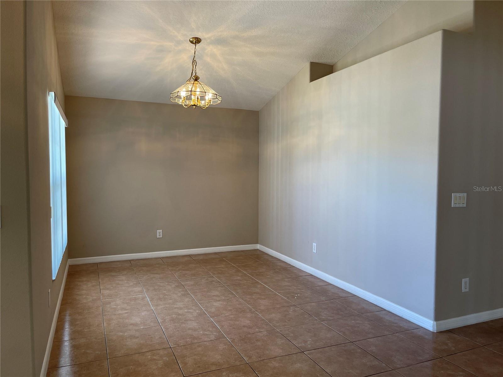 Image 5 of 22 For 3017 Rollman Road