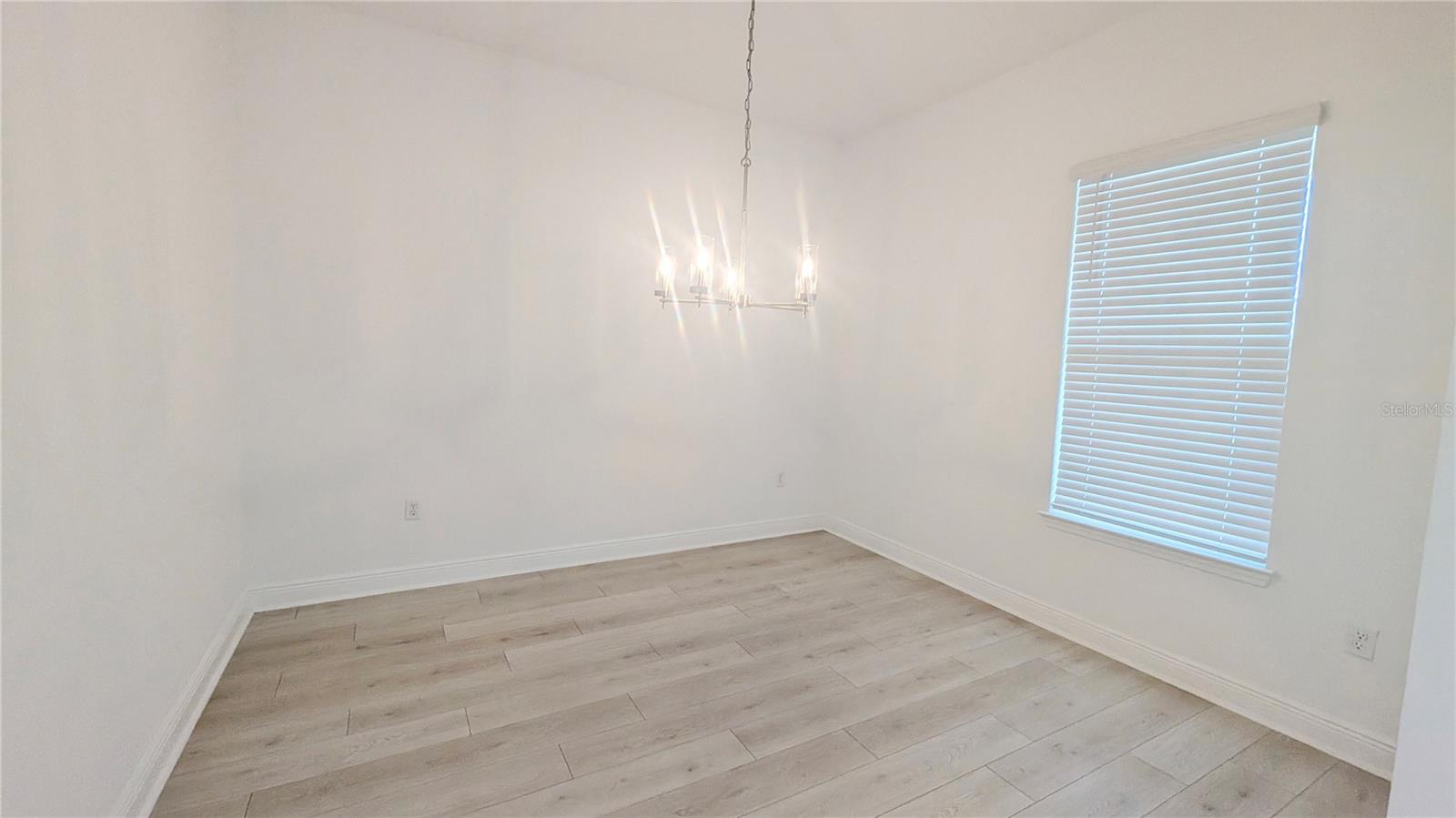 Image 11 of 42 For 15614 Vetta Drive