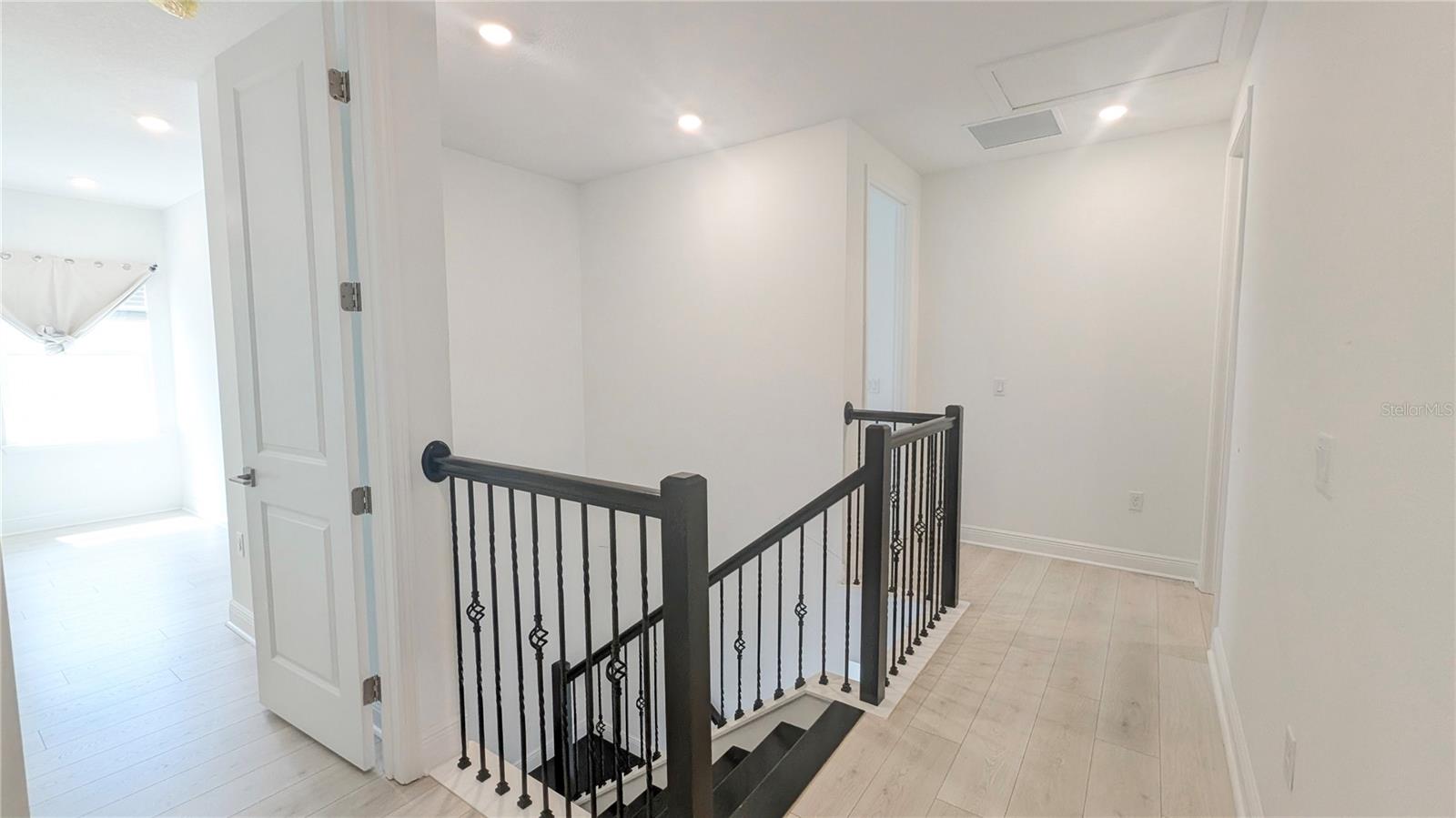 Image 16 of 42 For 15614 Vetta Drive