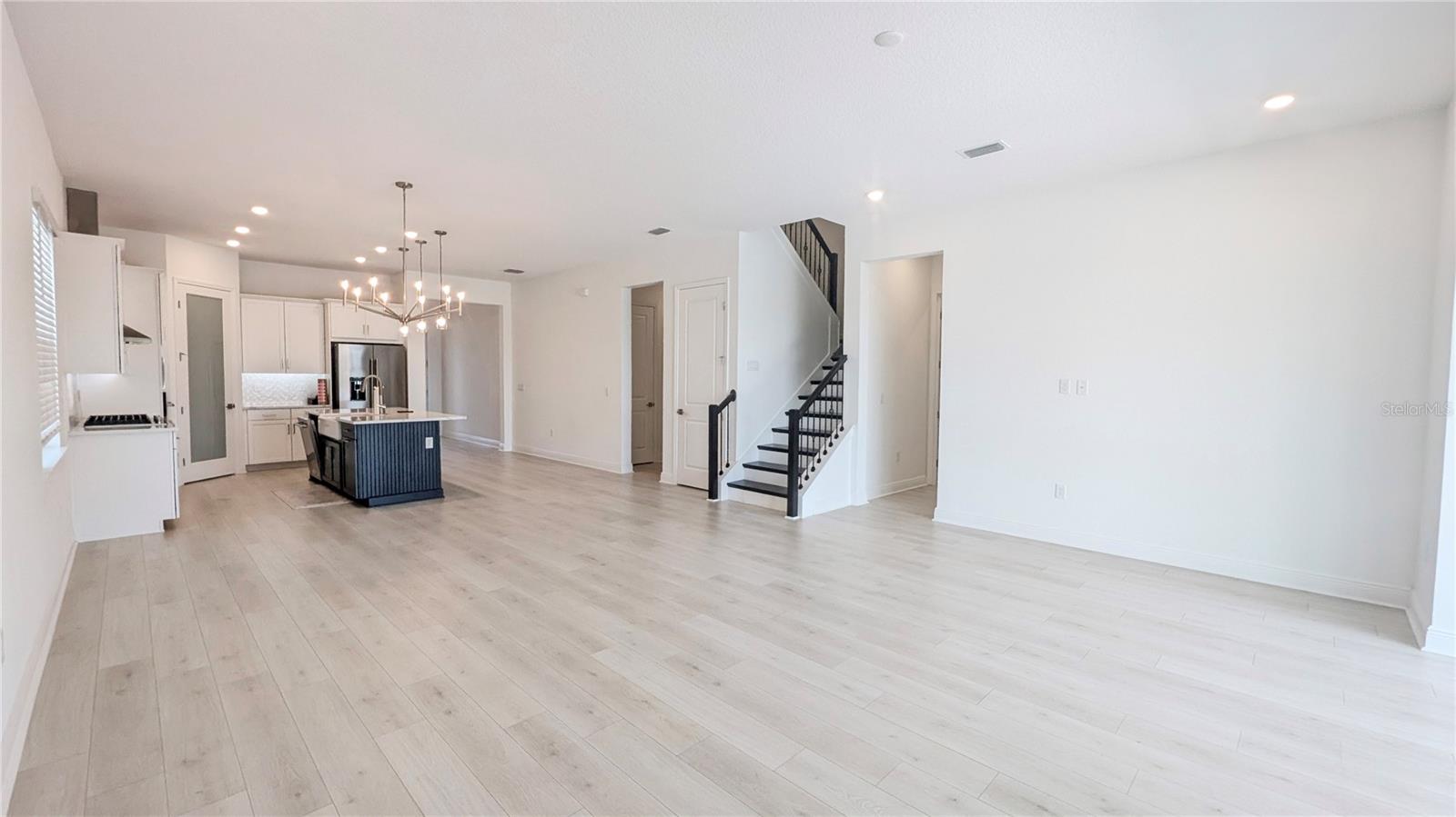 Image 8 of 42 For 15614 Vetta Drive