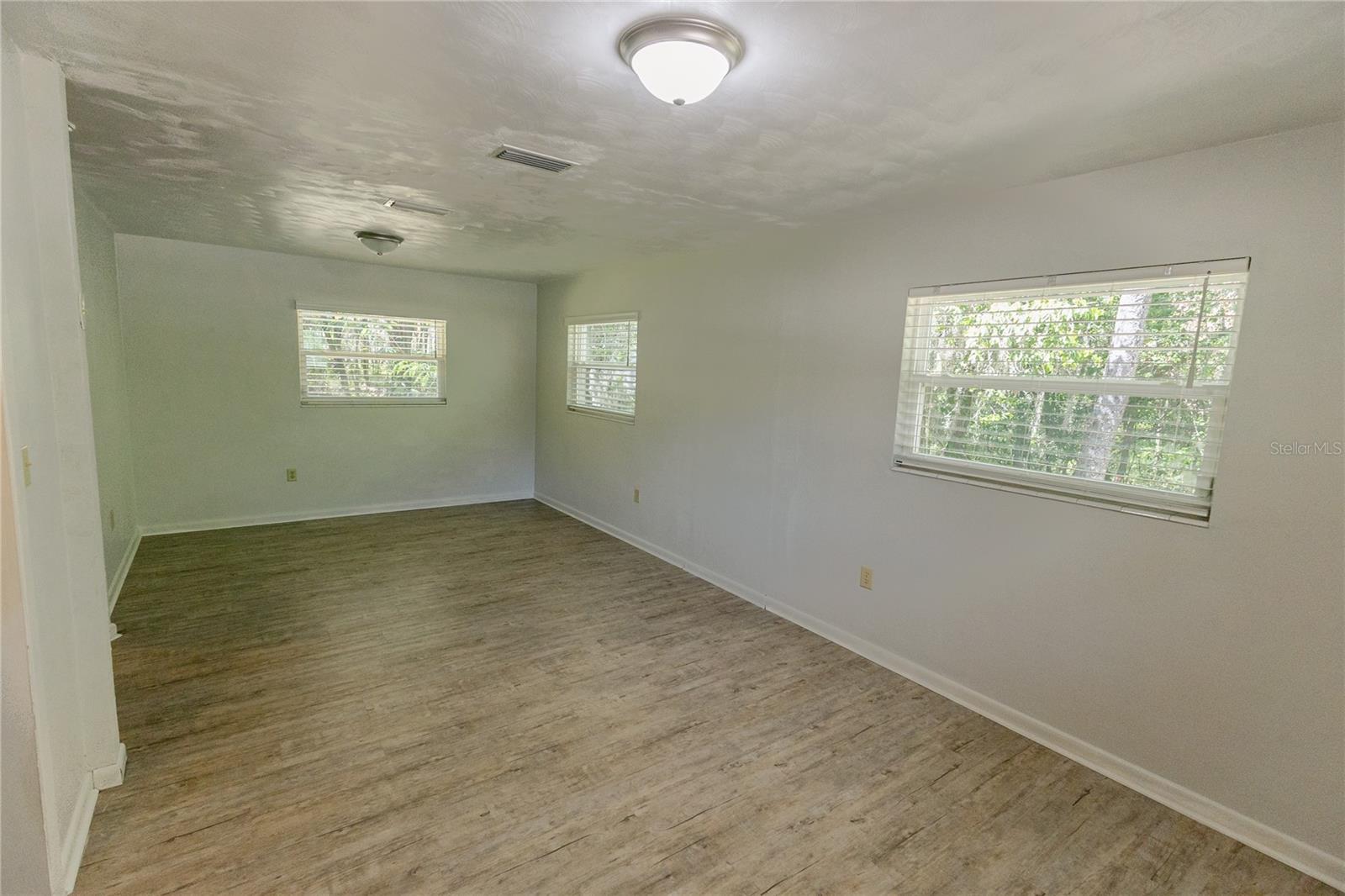 Image 20 of 40 For 24270 Shorewood Drive N