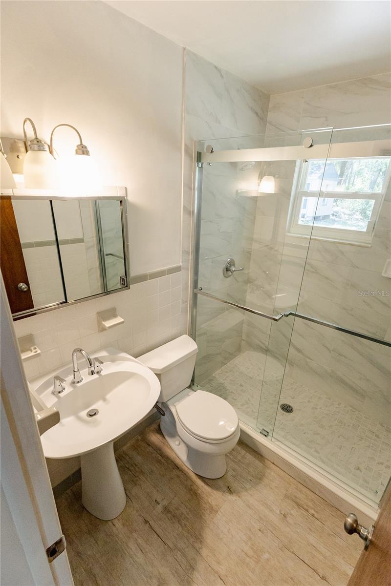 Image 23 of 40 For 24270 Shorewood Drive N