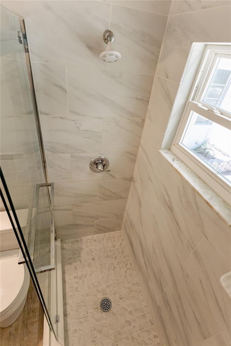 Image 25 of 40 For 24270 Shorewood Drive N
