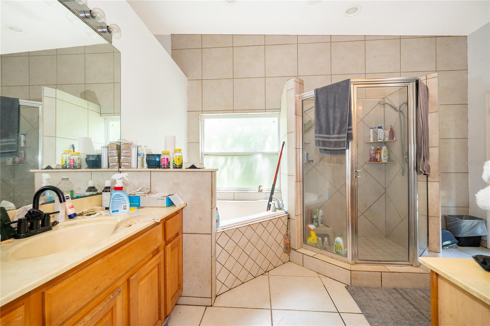 Listing photo id 25 for 1281 Natures Way