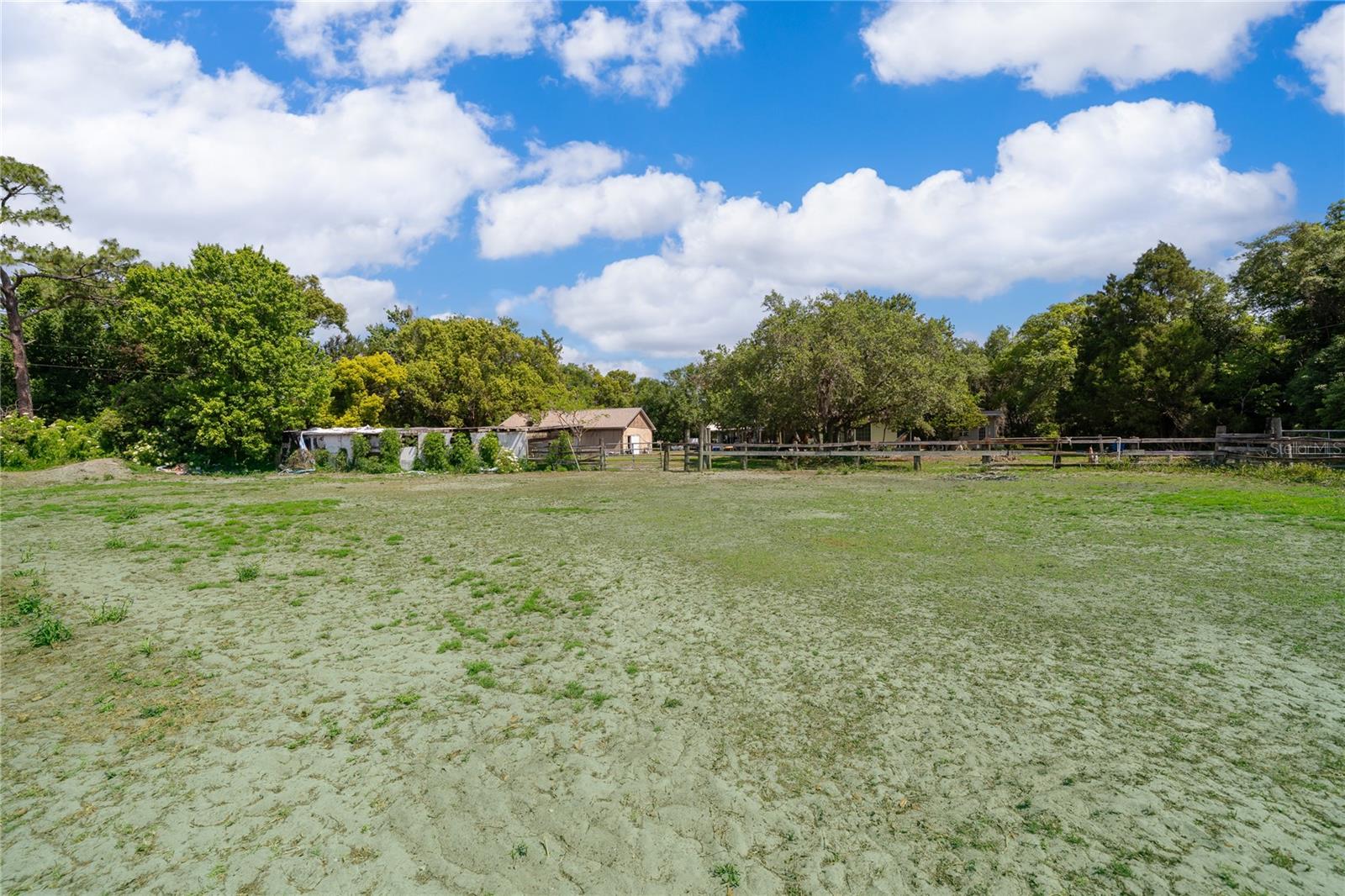 Listing photo id 38 for 1281 Natures Way