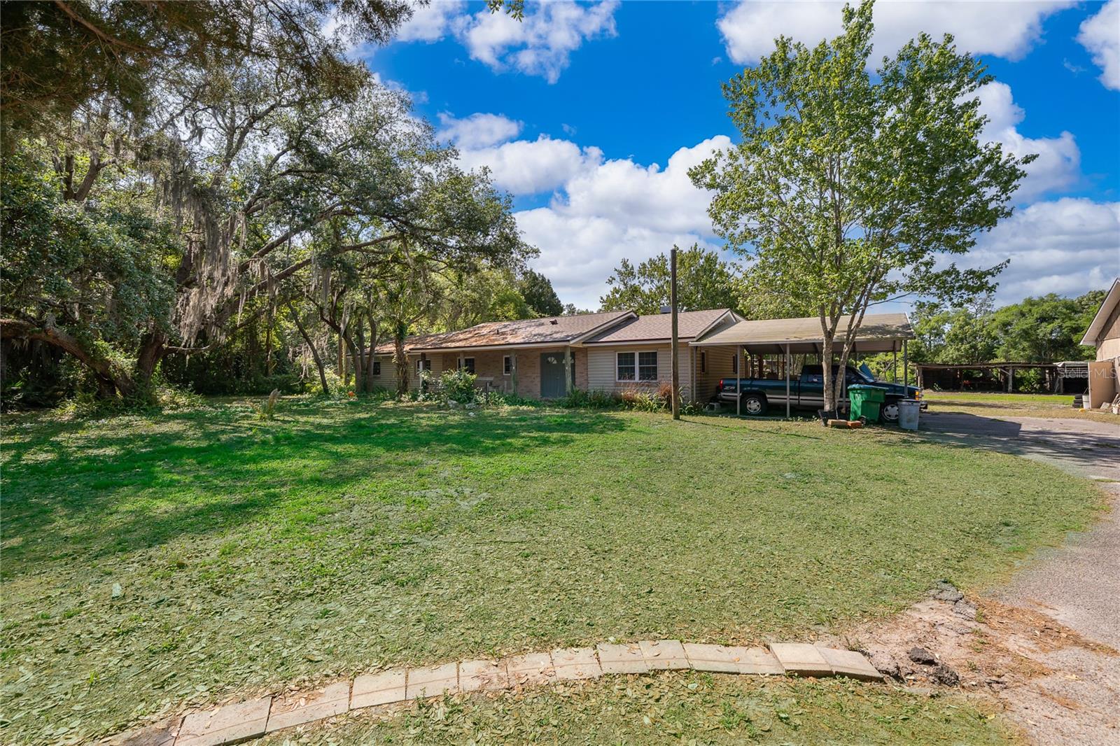 Listing photo id 4 for 1281 Natures Way