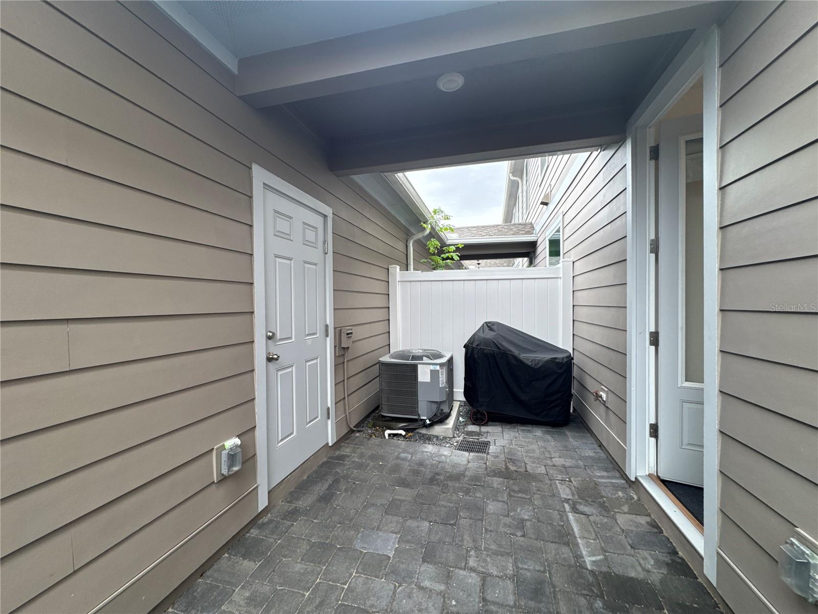 Image 9 of 32 For 2956 Voyager Avenue