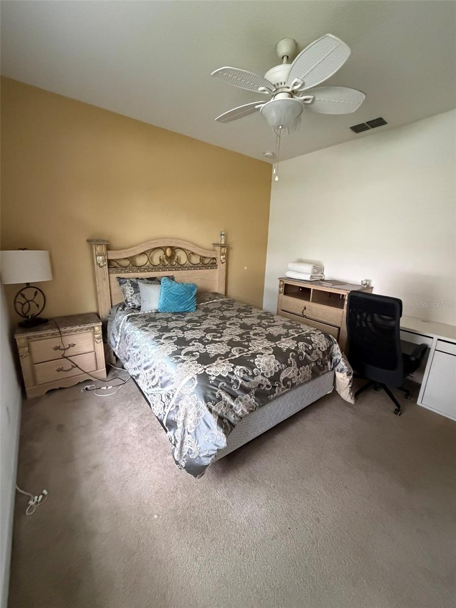 Image 15 of 21 For 4052 Oaktree Drive