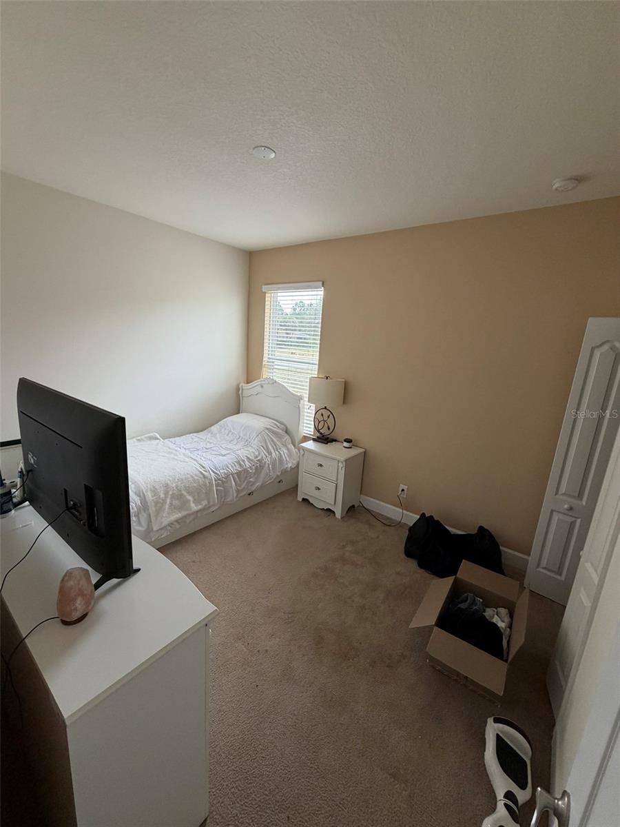 Image 18 of 21 For 4052 Oaktree Drive