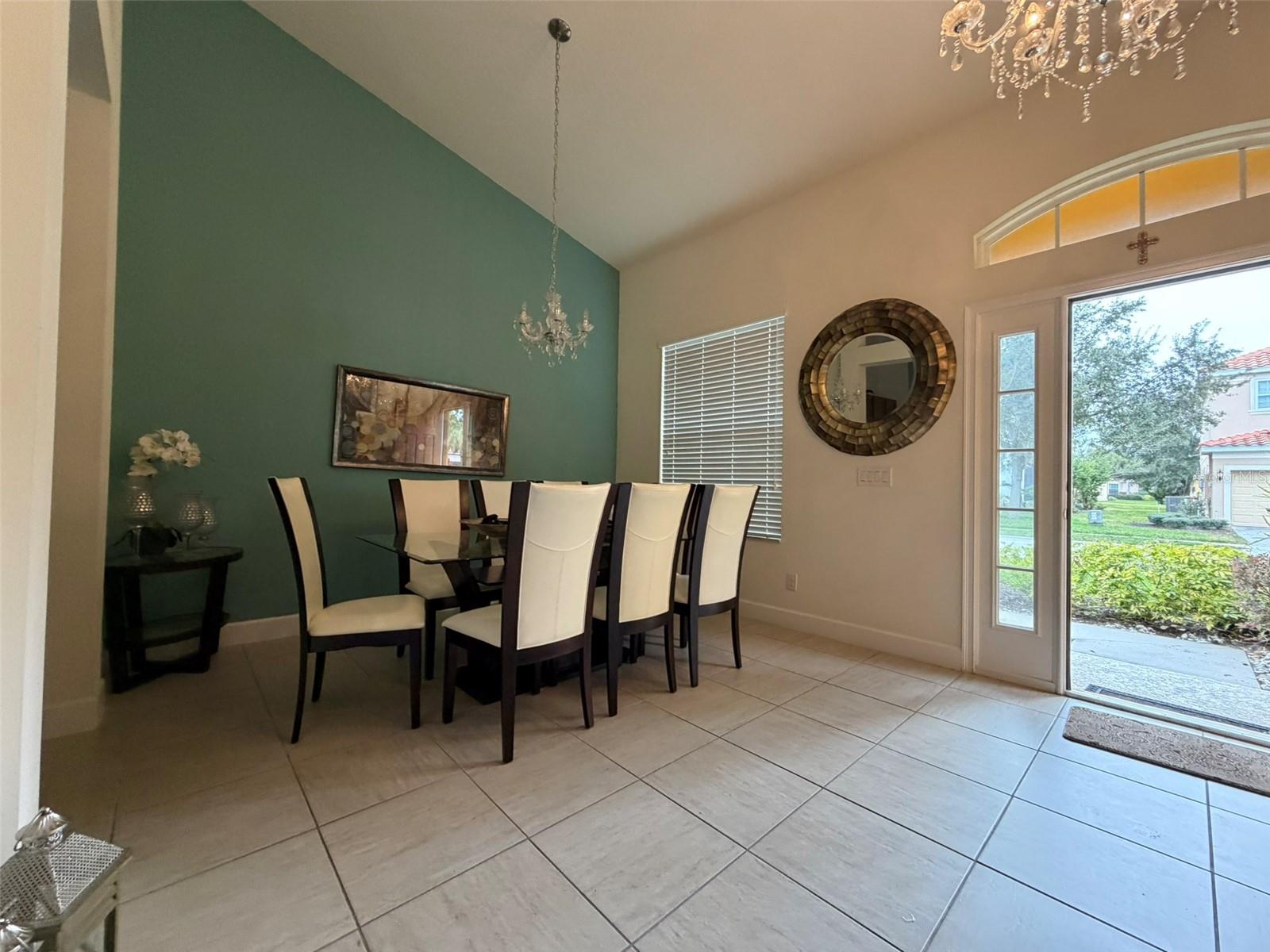 Image 5 of 21 For 4052 Oaktree Drive