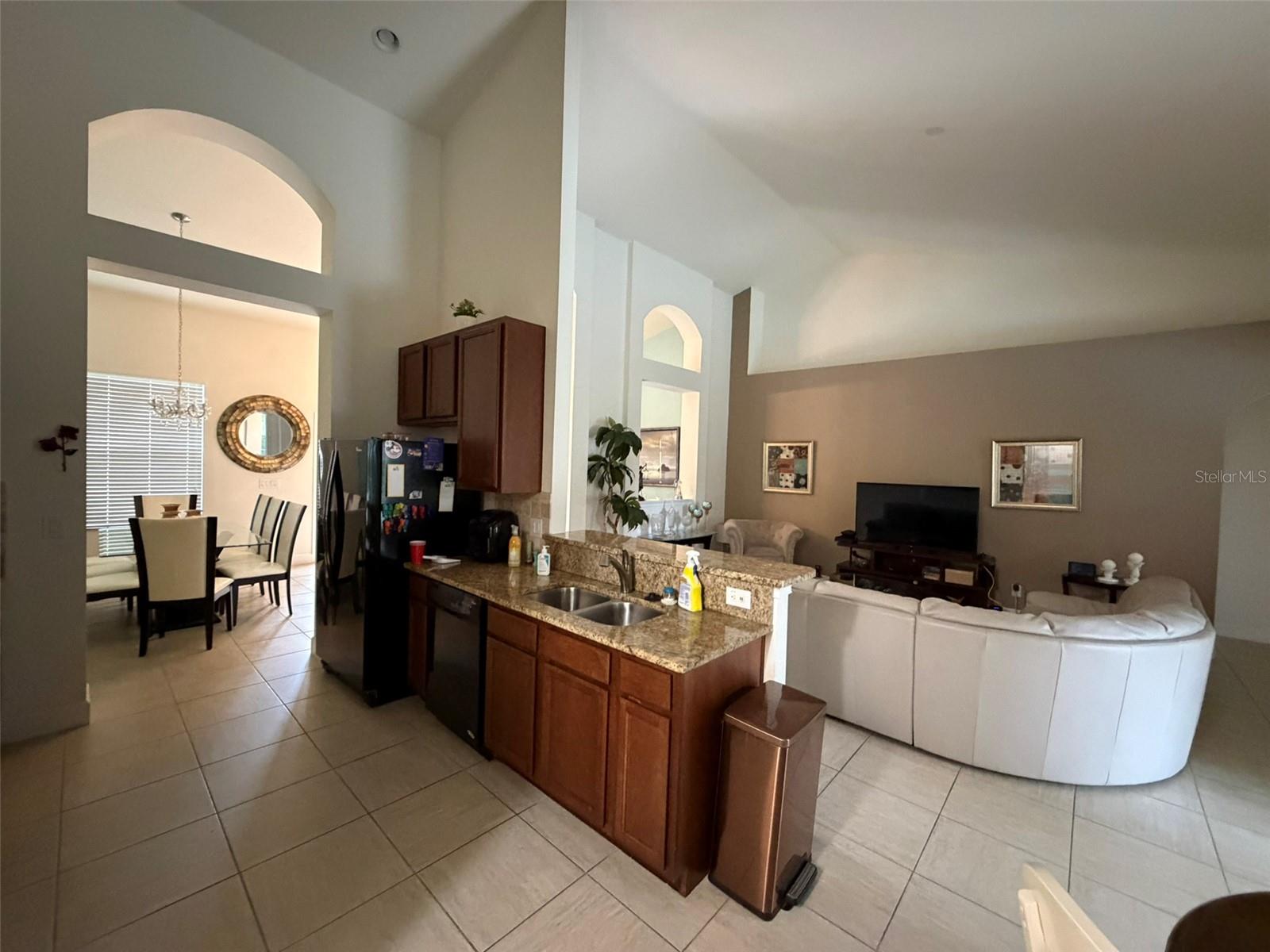 Image 7 of 21 For 4052 Oaktree Drive