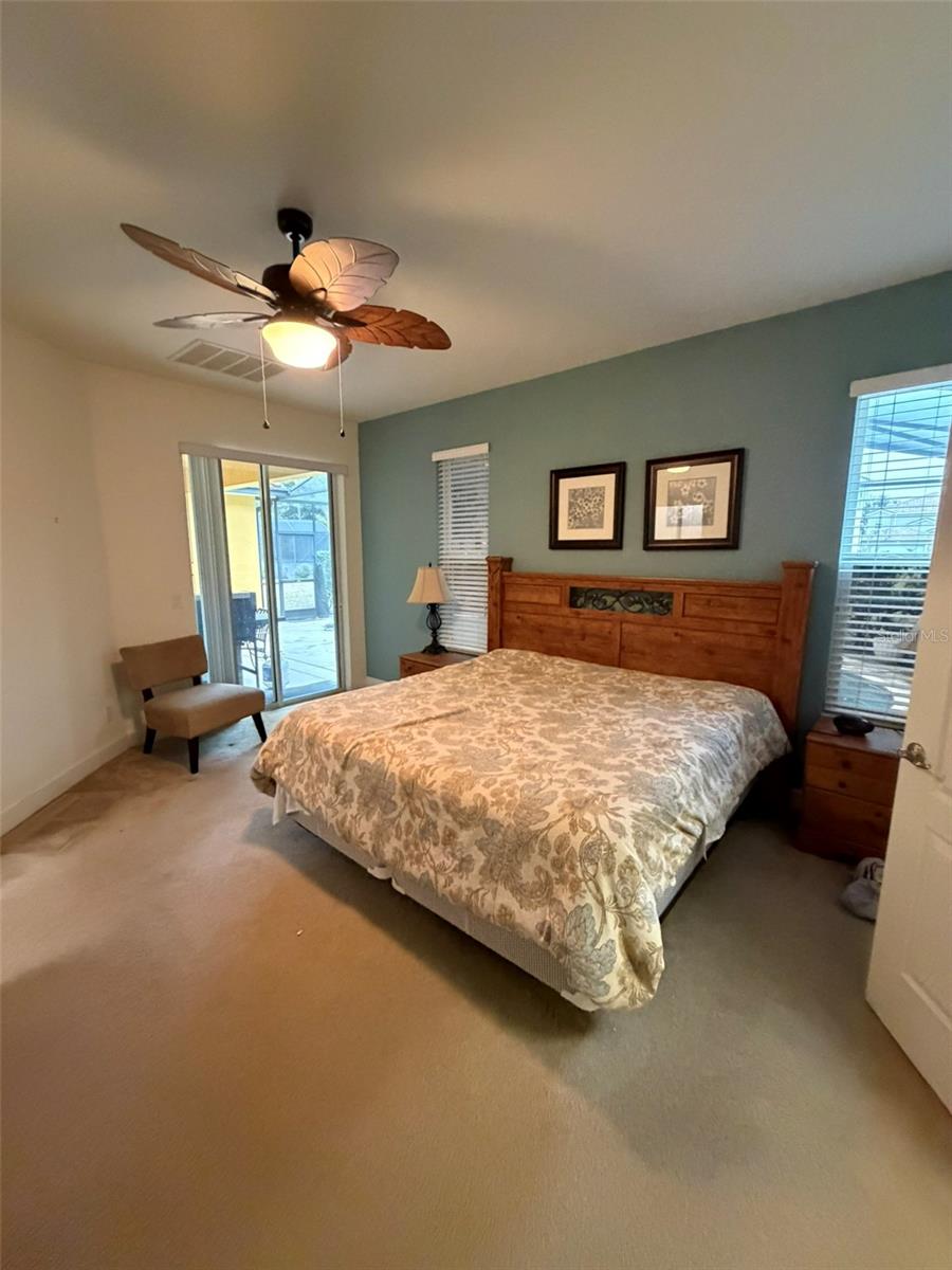 Image 9 of 21 For 4052 Oaktree Drive