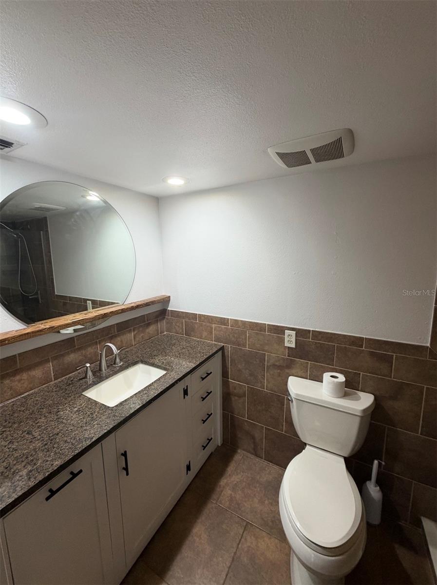Image 13 of 25 For 211 Crown Oaks Way N-a