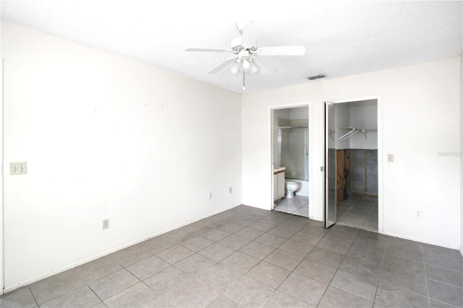 Image 14 of 32 For 2960 Semoran Boulevard 1503