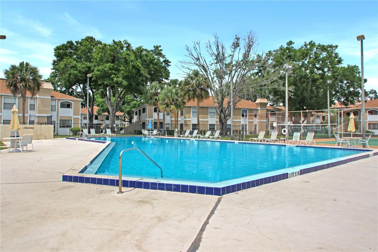 Image 6 of 32 For 2960 Semoran Boulevard 1503