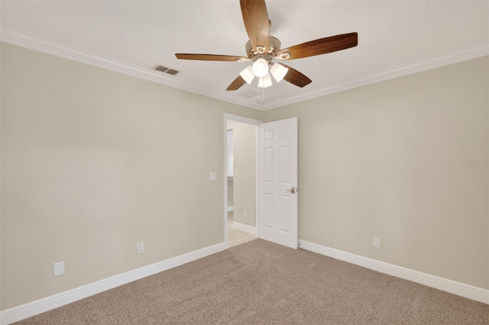 Image 16 of 24 For 2294 Knollwood Drive