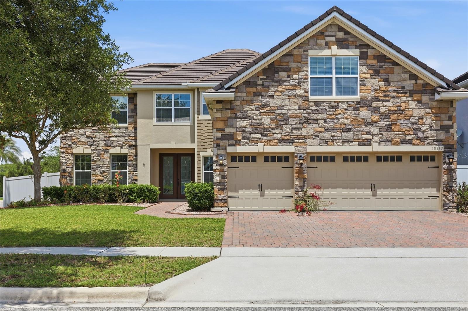 Image 3 of 55 For 10319 Lavande Drive