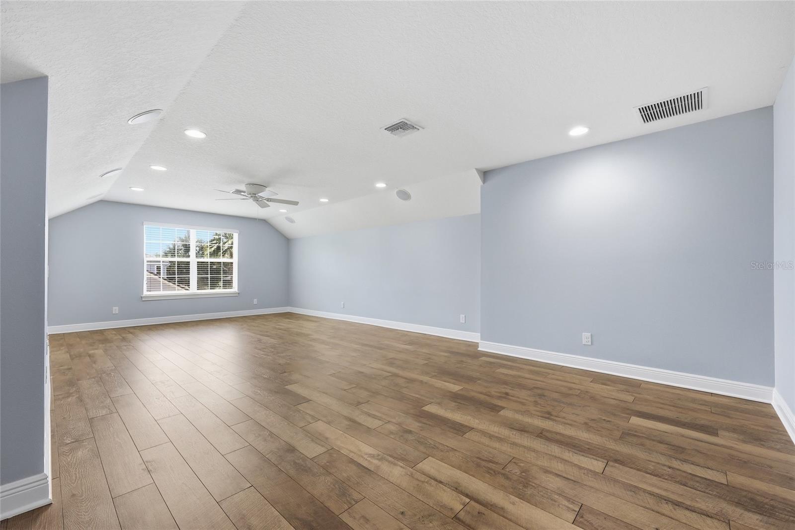 Image 31 of 55 For 10319 Lavande Drive